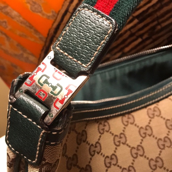 ๐ SOLD ๐ Authentic Gucci Vintage Shoulder - Picture 7 of 8